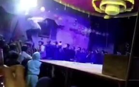Most Hilarious Dance Move On Stage