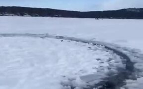Unique Spinning Ice Circle - Fun - VIDEOTIME.COM