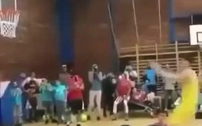 When You Combine Gymnastics And Basketball - Sports - VIDEOTIME.COM