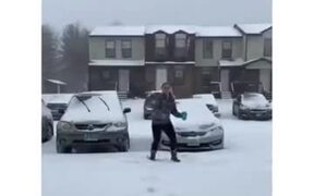 How To Disappear Easily During The Winter - Fun - VIDEOTIME.COM