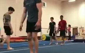  This Guy's Strength Is On Another Level - Sports - VIDEOTIME.COM