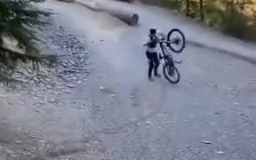 Mountain Biker Goes Full Send - Sports - VIDEOTIME.COM