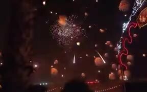 Crazy Fireworks Light Up The Entire Sky - Fun - VIDEOTIME.COM