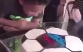 Birthday Kid Avoids Getting Face Full Of Cake - Kids - VIDEOTIME.COM