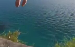 Diving Into The Ocean Like There's No Tomorrow - Sports - VIDEOTIME.COM