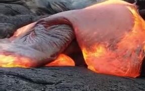 Extremely Hot Lava Flowing Around In Kilauea