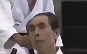 The Boss Of All Martial Artists - Fun - VIDEOTIME.COM