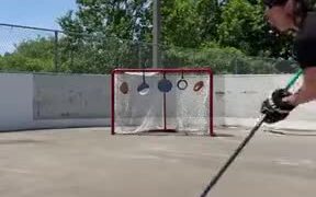 Hockey Player's Aim And Control - Sports - VIDEOTIME.COM