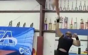 Amazing Display Of Truly Perfect Gymnastics - Sports - VIDEOTIME.COM