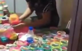 Slinky Seller Shows Off His Skills