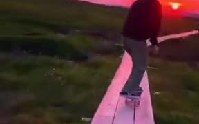 Skateboarding During The Prettiest Sunset Ever - Fun - VIDEOTIME.COM