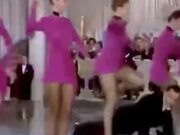 Gene Kelly Being Leaped Over By Women - Fun - Y8.COM