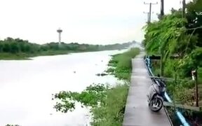 Blasting Through The River With A Turbo Boat