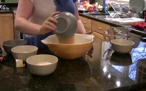 How To Make a Chocolate Pie - Fun - VIDEOTIME.COM