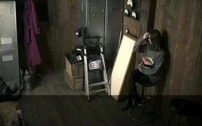 A Terrifying "Haunted" Mirror! - Fun - VIDEOTIME.COM