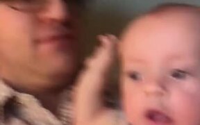 Baby Loves to be Kissed on the Cheek - Kids - VIDEOTIME.COM