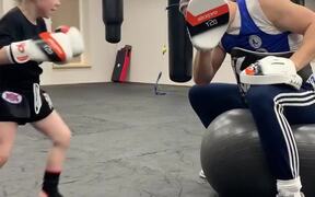 Little Girl Displays Incredible Boxing Skills - Sports - VIDEOTIME.COM