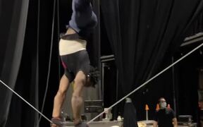 Guy Performs Walking Handstand On Slackline - Fun - VIDEOTIME.COM