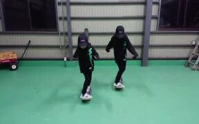 Sisters Perform Synchronized Tricks On Skateboard - Kids - VIDEOTIME.COM