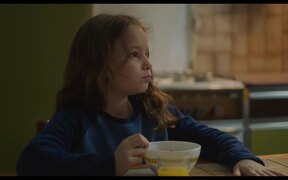 Petite Maman Official Trailer - Movie trailer - VIDEOTIME.COM