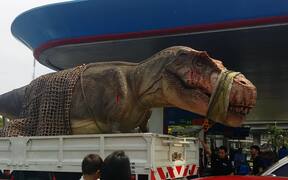 Giant T-Rex Arrives in Thailand - Fun - VIDEOTIME.COM