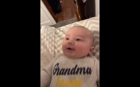Momma's Jokes Keep Baby Giggling Before Bed - Kids - VIDEOTIME.COM