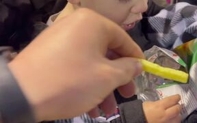 How Could You Take My Veggie Straw!? - Kids - VIDEOTIME.COM