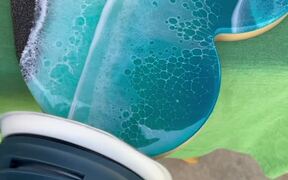 Artist Creates STELLAR Ocean-Inspired Artwork - Fun - VIDEOTIME.COM