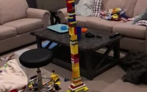 Pushing A Lego Tower Isn't As Simple As It Seems - Kids - VIDEOTIME.COM