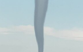 Huge Tornado Forms Over North Dakota - Fun - VIDEOTIME.COM