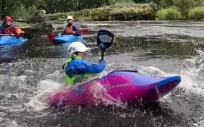 Kayaker Dives Into River & Springs Right Back Out - Sports - VIDEOTIME.COM