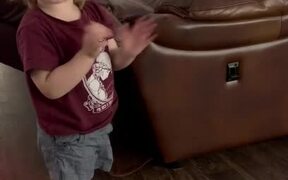 Little Kid Drives Their Toy Car To Their Dad - Kids - VIDEOTIME.COM