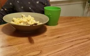 Toddler Tries to Avoid Finishing Food - Kids - VIDEOTIME.COM