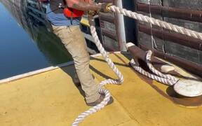 Strong Tugboater Stopping A Flat-Bottomed Boat - Tech - VIDEOTIME.COM