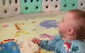 Delightful Baby Boy Giggles His Heart Out - Kids - VIDEOTIME.COM