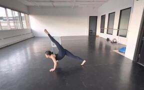 Girl Performs Incredible Contortion Dance - Fun - VIDEOTIME.COM