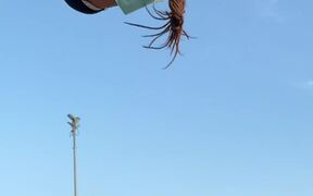 Girl Does Incredible Air Tricks While Skating - Sports - VIDEOTIME.COM