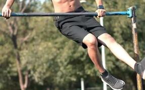 Calisthenics Athlete Does Air Walk Pull-up - Sports - VIDEOTIME.COM