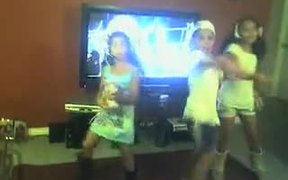 3 Beautiful Kids Singing and Dancing