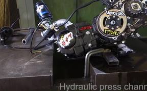 Crushing Things With A Hydraulic Press - Fun - VIDEOTIME.COM