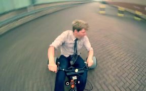 Cool Motorised Drift Trike - Fun - VIDEOTIME.COM