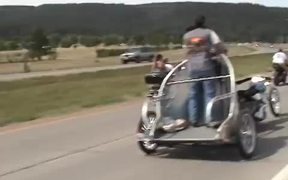 Motorcycle Chariot - Fun - VIDEOTIME.COM