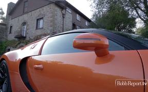 Robert Ross Test Drives the Bugatti Veyron