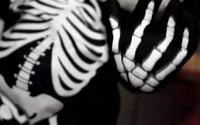 The Toy Halloween Skeleton Version - Fun - VIDEOTIME.COM