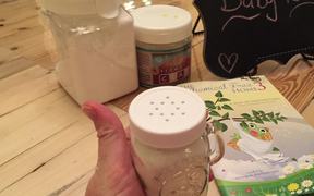 DIY - Non Toxic Baby Powder with Essential Oils
