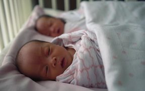 Leia & Lauren - The First 100 Days - Kids - VIDEOTIME.COM