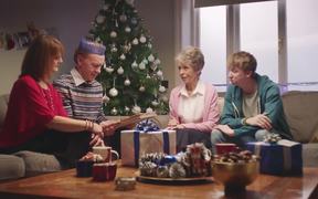 O2 Commercial: Some Gifts Hurt