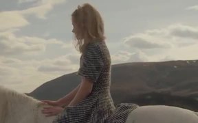 Stella McCartney Autumn Winter 2015 - Commercials - VIDEOTIME.COM