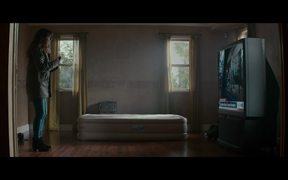 Colossal Trailer - Movie trailer - VIDEOTIME.COM