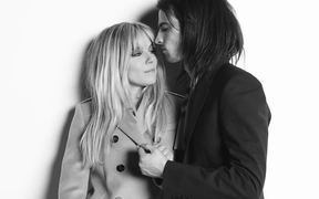 Burberry Ad: Trench Kisses